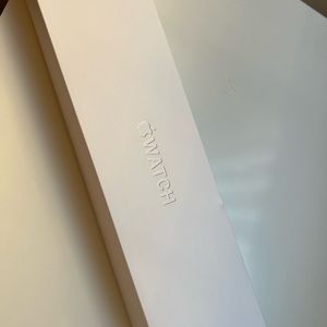 Apple Watch Series 6 in the color Pink Sand. 40MM